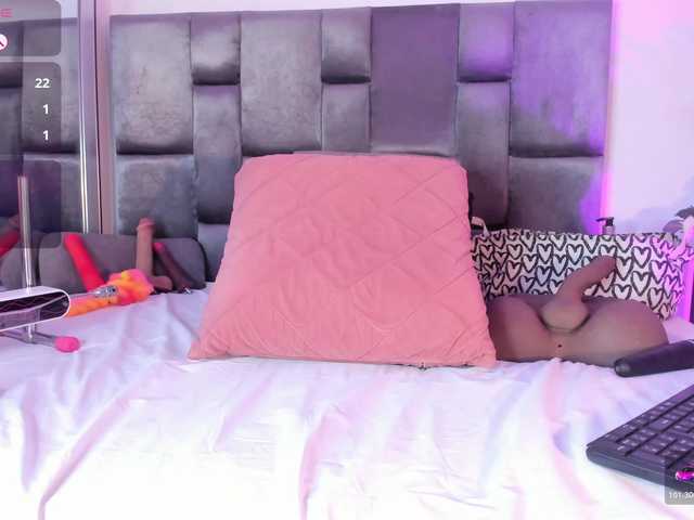 Lia-johnsonn's BongaCams show and profile