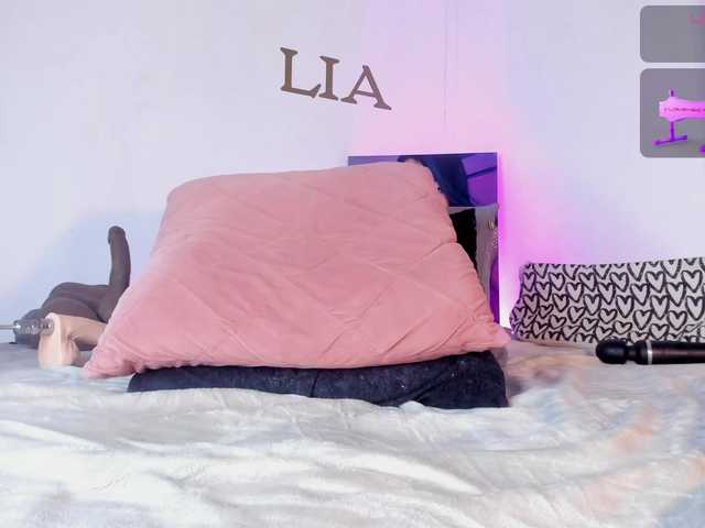 Lia-johnsonn's BongaCams show and profile