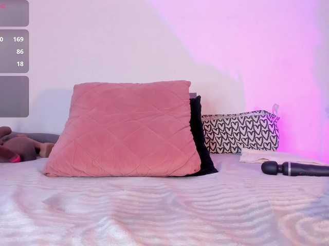 Lia-johnsonn's BongaCams show and profile