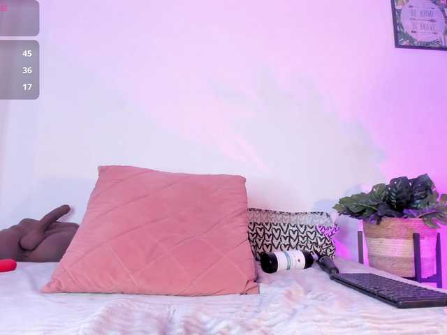 Lia-johnsonn's BongaCams show and profile