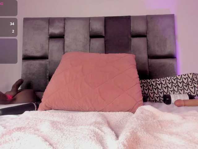 Lia-johnsonn live cam profile