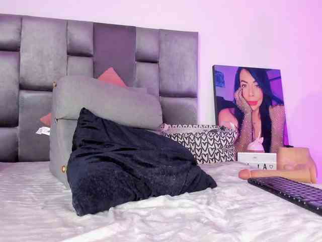 Lia-johnsonn webcam