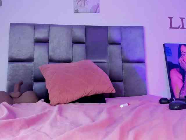 Lia-johnsonn Live Webcam on BongaCams