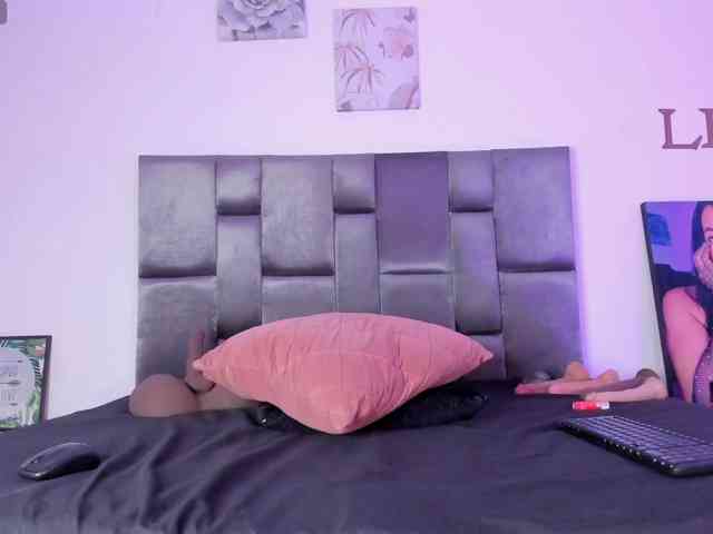 Lia-johnsonn webcam