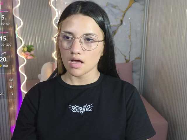 Chiara-tay's BongaCams show and profile