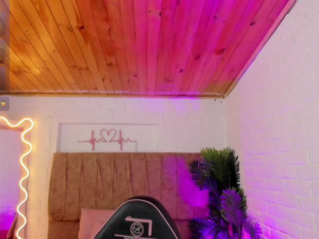 Chiara-tay webcam bongacams model stream image