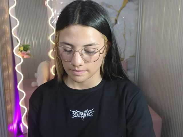 Chiara-tay's BongaCams show and profile