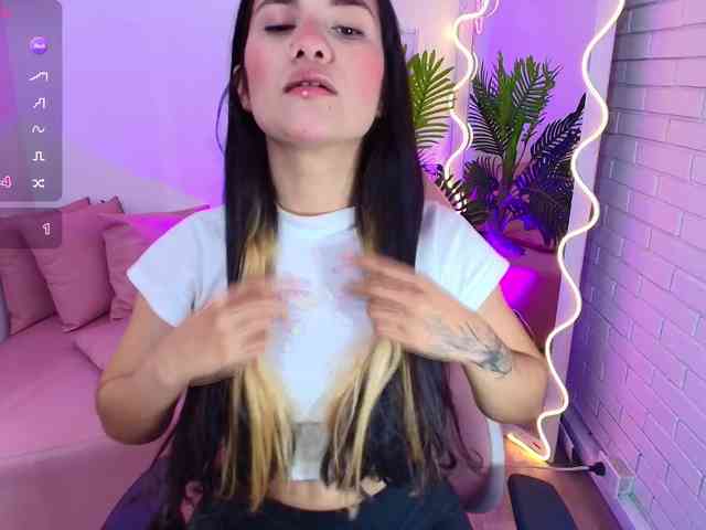 Chiara-tay webcam
