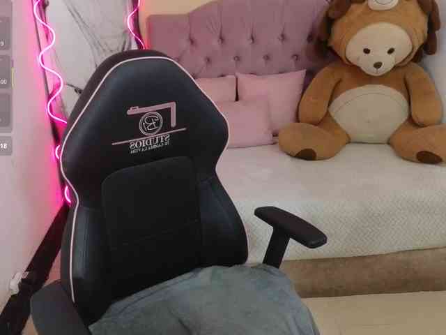 Chiara-tay webcam