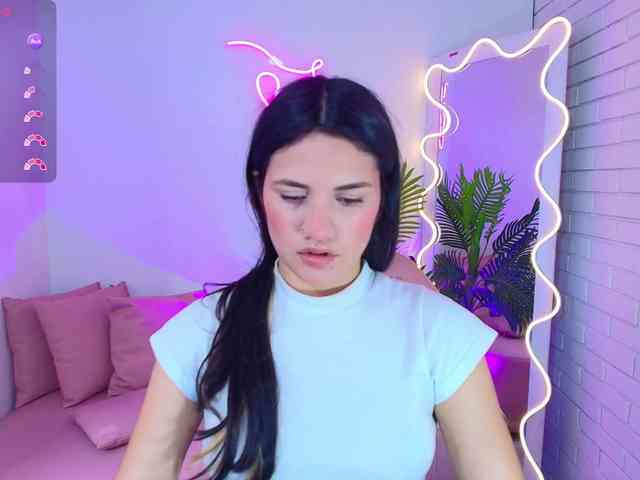 Chiara-tay