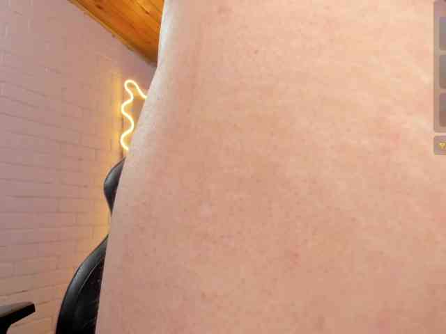 Chiara-tay webcam
