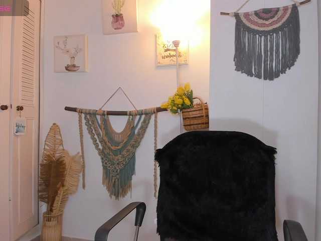 anaruiz's BongaCams show and profile