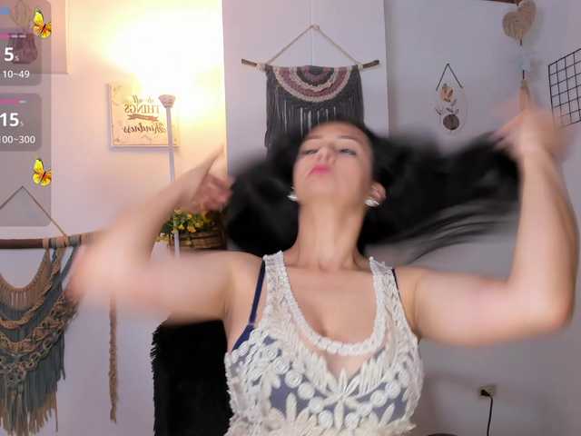 anaruiz's BongaCams show and profile