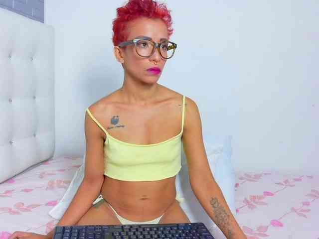 Laura_cocksucker webcam