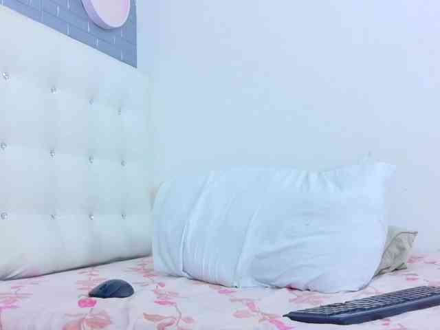 Laura_cocksucker webcam