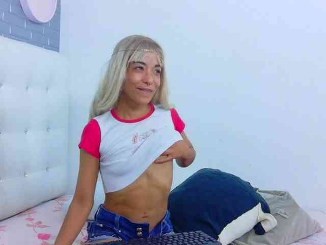 Laura_cocksucker webcam