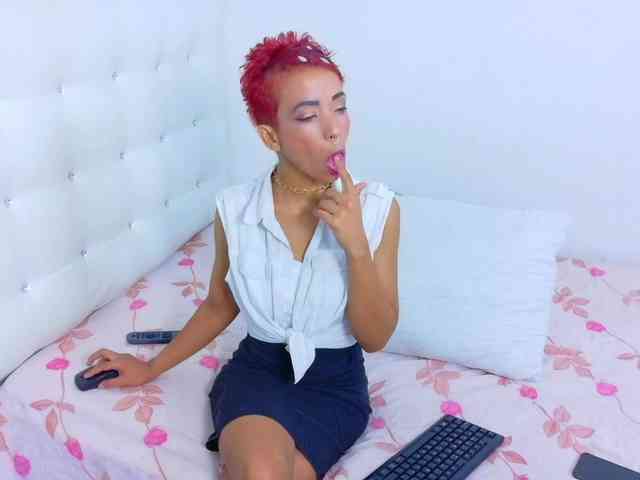 Laura_cocksucker webcam