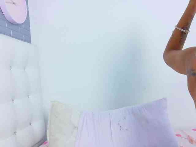 Laura_cocksucker webcam