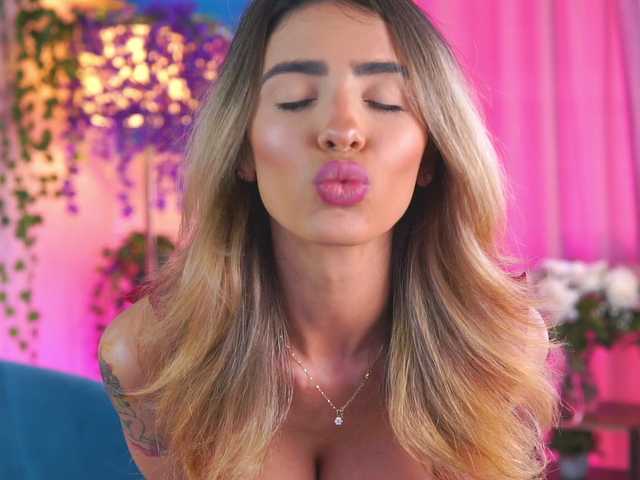 Sex chat gratuit in direct cu TheAyana pe BongaCams