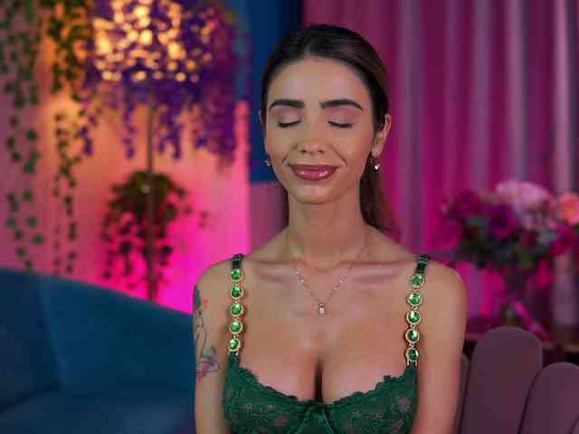 TheAyana Live Webcam on BongaCams