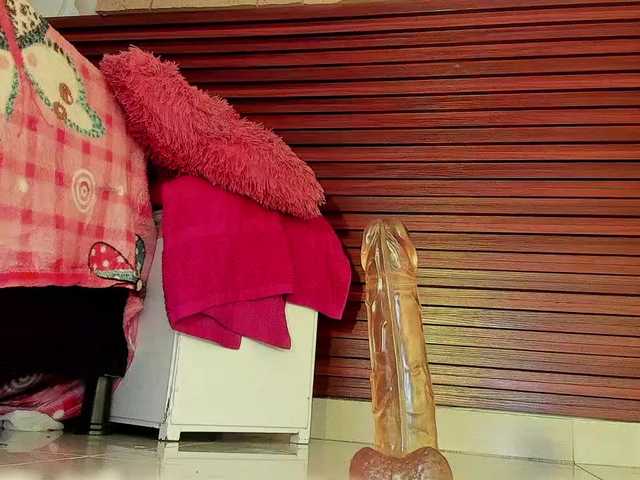 margiestrongg303av's BongaCams show and profile