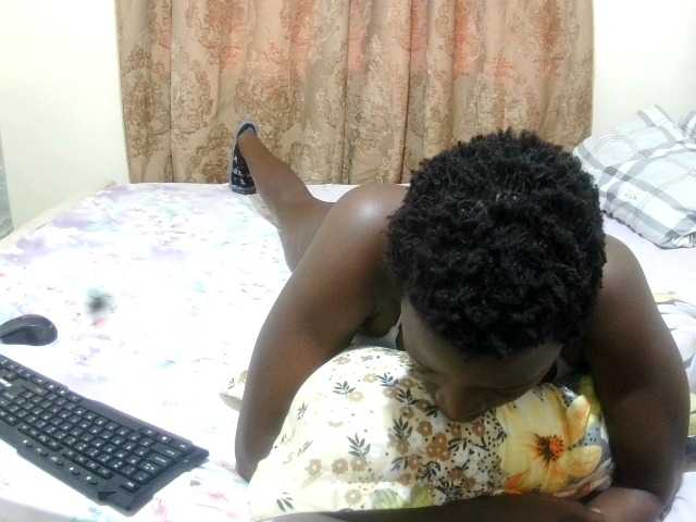 slender-sweet webcam bongacams model stream image