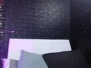 SweetMoniica Porn Show