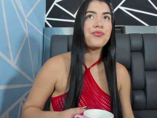 SweetMoniica webcam