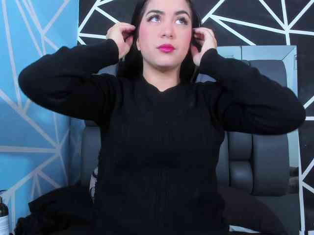 SweetMoniica webcam