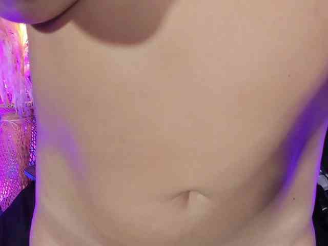 SweetMoniica webcam