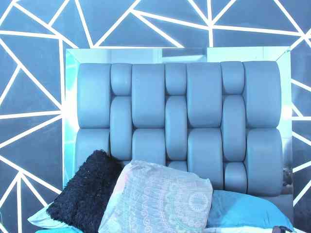 SweetMoniica webcam