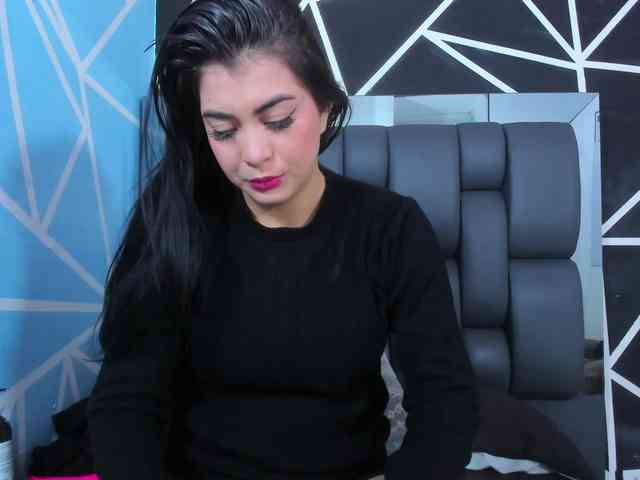 SweetMoniica webcam