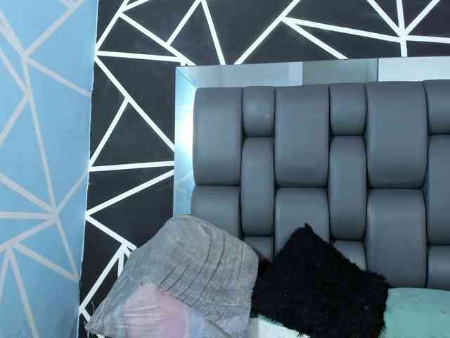 SweetMoniica webcam
