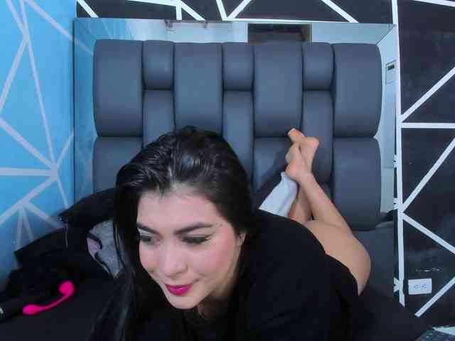 SweetMoniica webcam