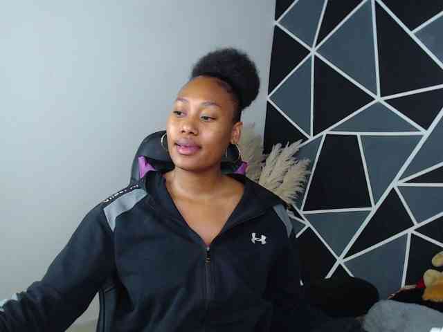 LaureenMoon webcam