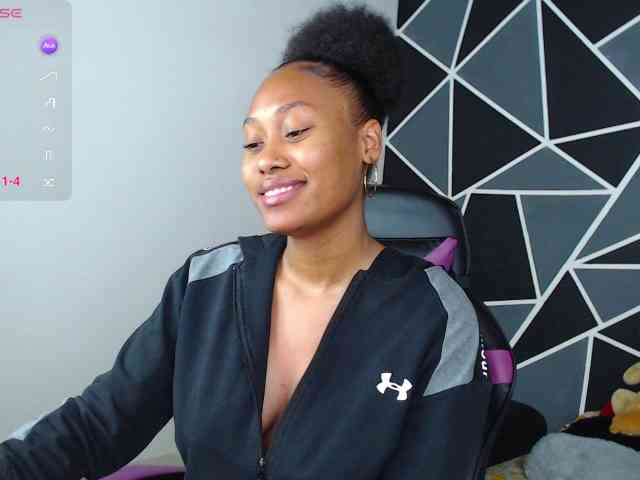 LaureenMoon webcam