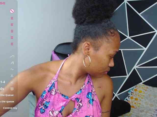 LaureenMoon webcam