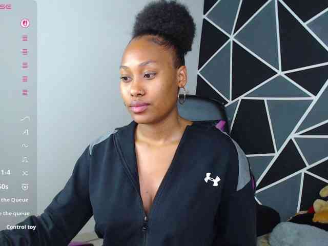 LaureenMoon webcam