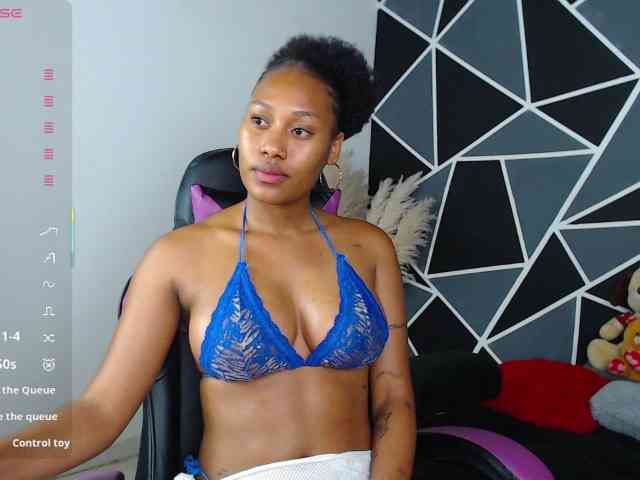 LaureenMoon webcam