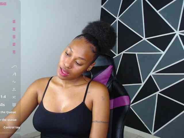 LaureenMoon webcam