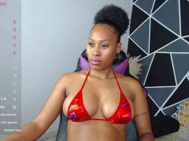 LaureenMoon webcam