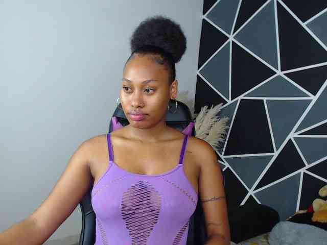 LaureenMoon webcam