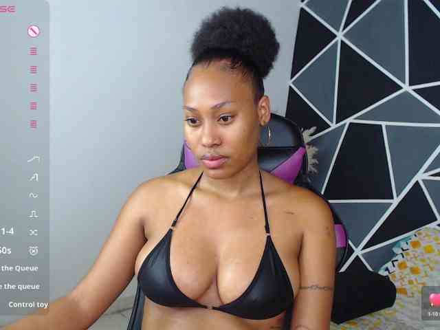 LaureenMoon webcam