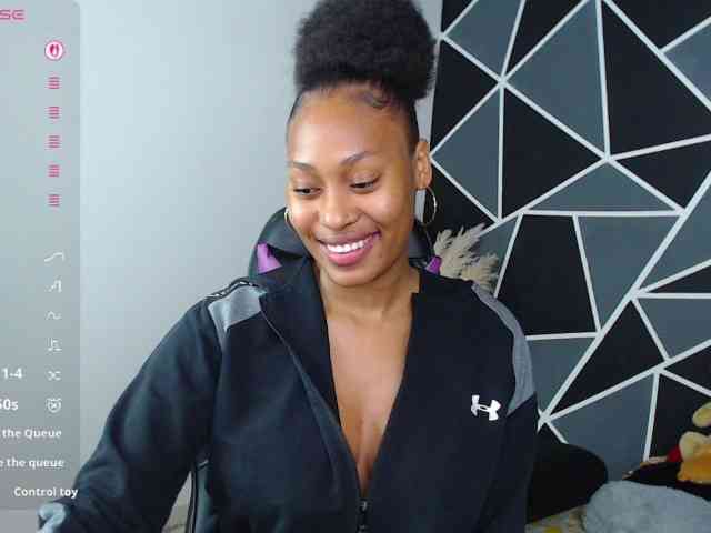 LaureenMoon webcam
