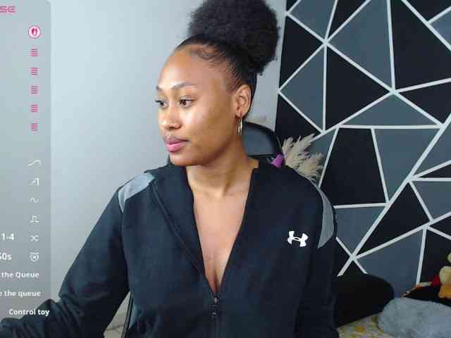 LaureenMoon webcam