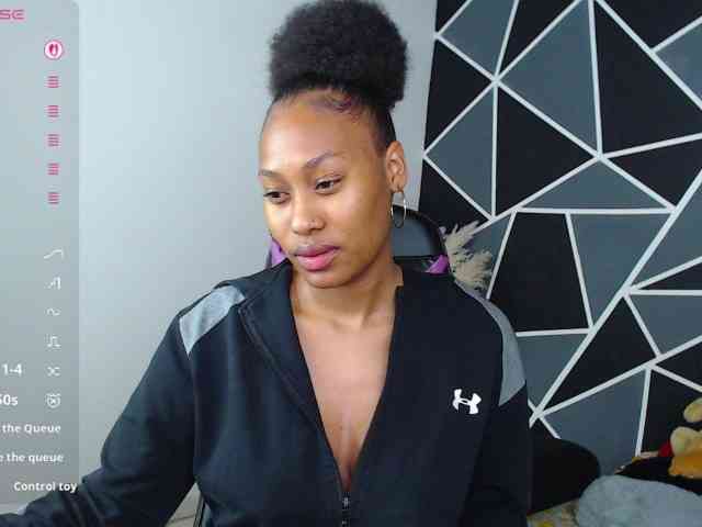 LaureenMoon webcam