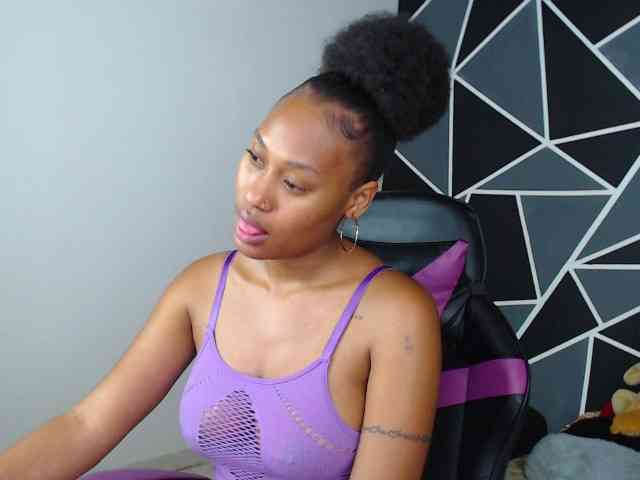 LaureenMoon webcam