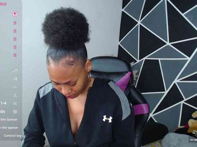 LaureenMoon webcam