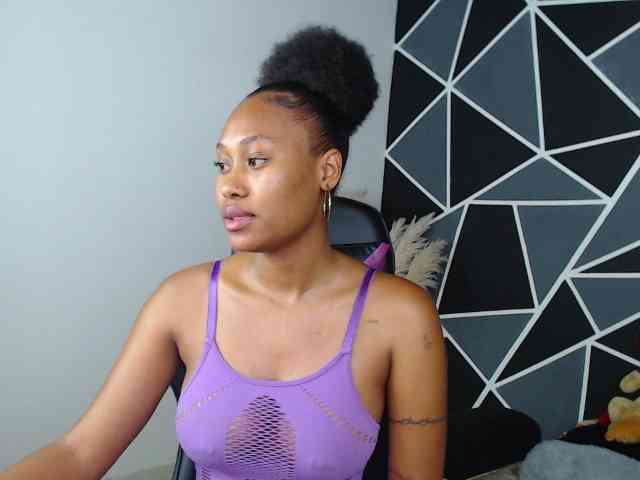 LaureenMoon webcam