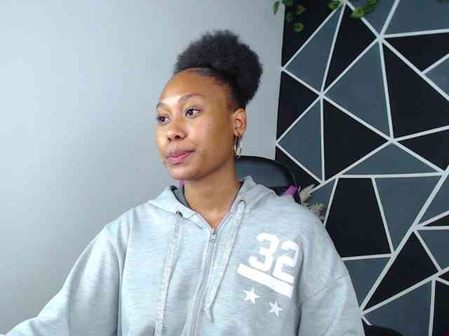 LaureenMoon webcam